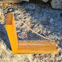 Lade das Bild in den Galerie-Viewer, Design Award - Acrylglas Eiche DerHolzShop