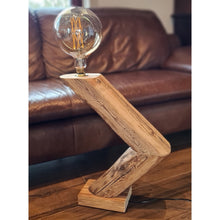 Lade das Bild in den Galerie-Viewer, UNIKAT - Altholz Stehlampe Vintage DerHolzshop