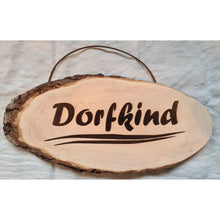 Lade das Bild in den Galerie-Viewer, Baumscheibe / Rindenbrett mit Gravur DerHolzshop