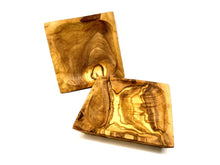 Lade das Bild in den Galerie-Viewer, Olivenholz Schälchen viereckig DOM