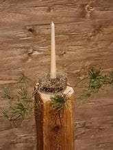Lade das Bild in den Galerie-Viewer, Altholz Kerzenständer Schlicht DerHolzshop