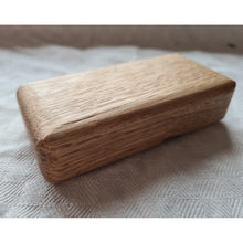 Lade das Bild in den Galerie-Viewer, Flaschenöffner Eiche oval DerHolzshop