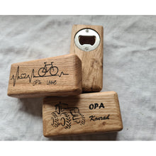 Lade das Bild in den Galerie-Viewer, Flaschenöffner Eiche - Edition Forchheim DerHolzshop