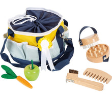 Lade das Bild in den Galerie-Viewer, Spielzeug Pferdepflege-Set mit Tasche LEGL
