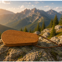Lade das Bild in den Galerie-Viewer, Flaschenöffner Eiche oval Personalisiert DerHolzshop
