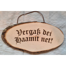 Lade das Bild in den Galerie-Viewer, Baumscheibe / Rindenbrett mit Gravur DerHolzshop
