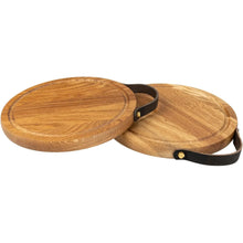 Lade das Bild in den Galerie-Viewer, Schneidebrett Eichenholz - rund 30 cm mit Saftrille und Ledergriff HOF
