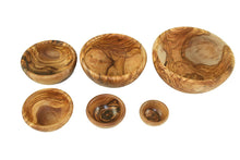 Lade das Bild in den Galerie-Viewer, Olivenholz Schalen rund 6er Set DOM
